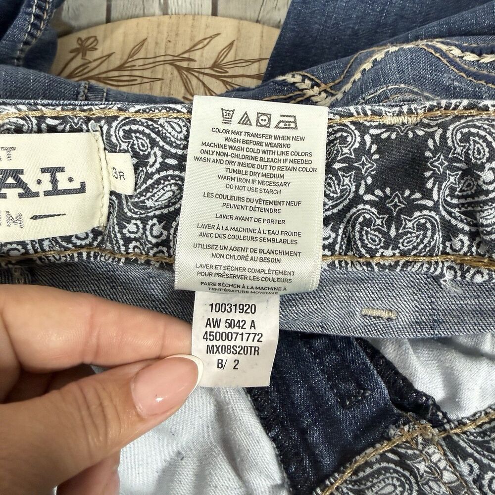 Ariat Real Denim Jeans 33 Blue Western Cowgirl Mid Rise Straight Waistband - Picture 15 of 16